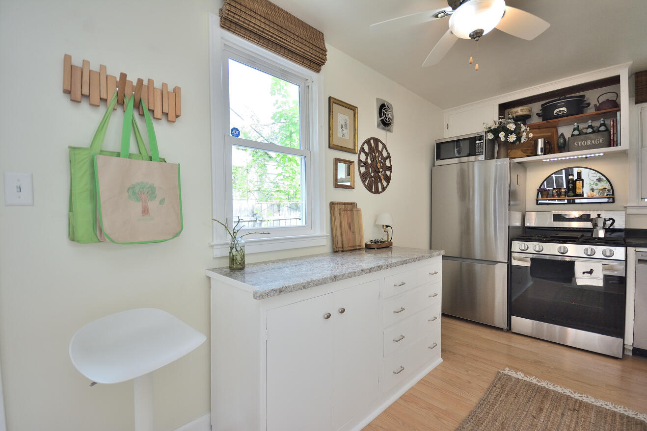 4909 West Galena Street Milwaukee, WI 53208 - Photo 11 of 31 KITCHEN