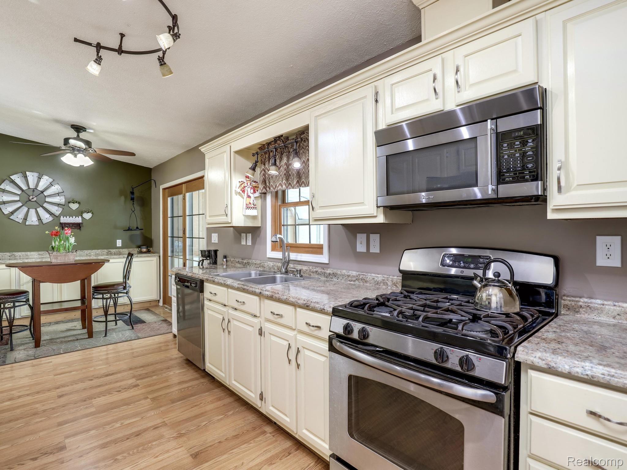 4701 Milett Road Howell, MI 48843 - Photo 15 of 29 4701 Milett Rd Fowlerville MI-007-008-4701 Milett Road Fowlerville-MLS_Size.jpg