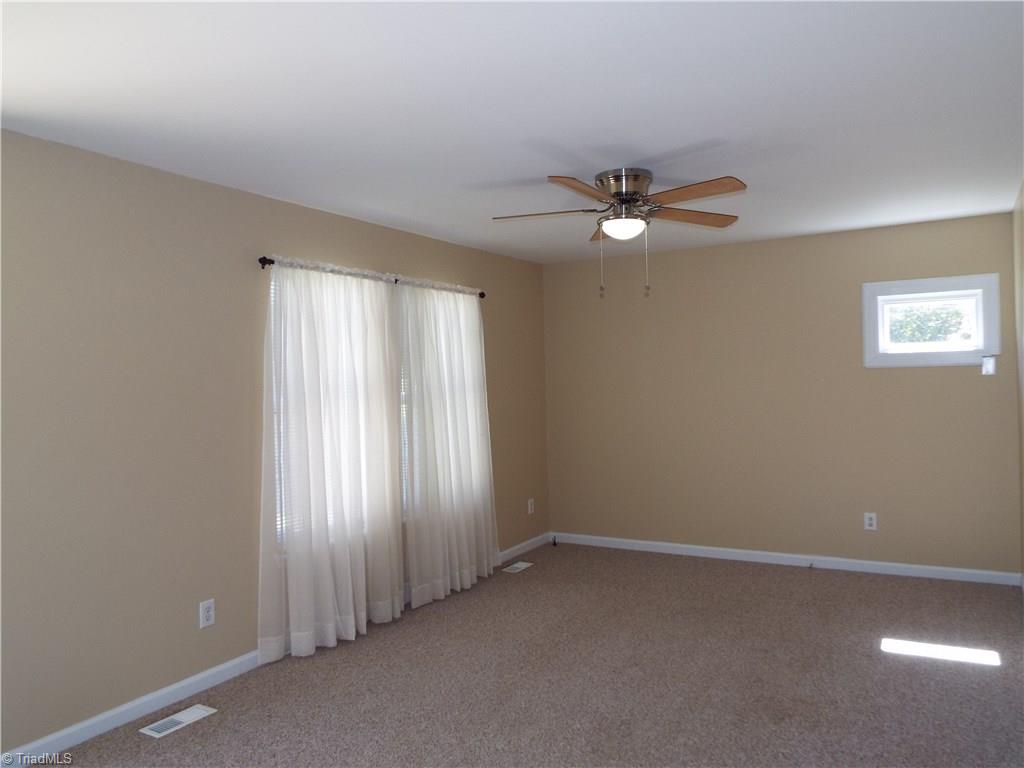 113 Foust Road Graham, NC 27253 - Photo 6 of 16 Living Room