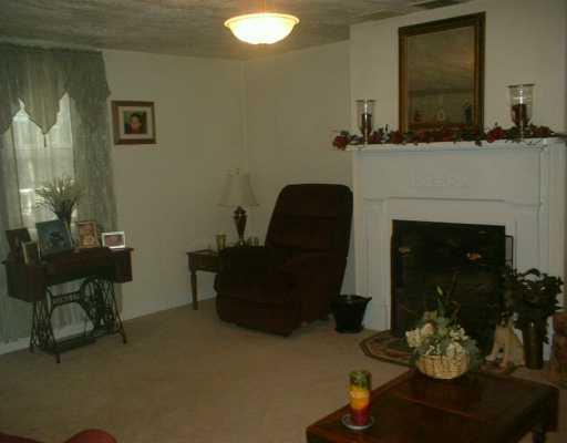 653 Engle Road Ohioville, PA 15052 - Photo 4 of 8 Living Room.