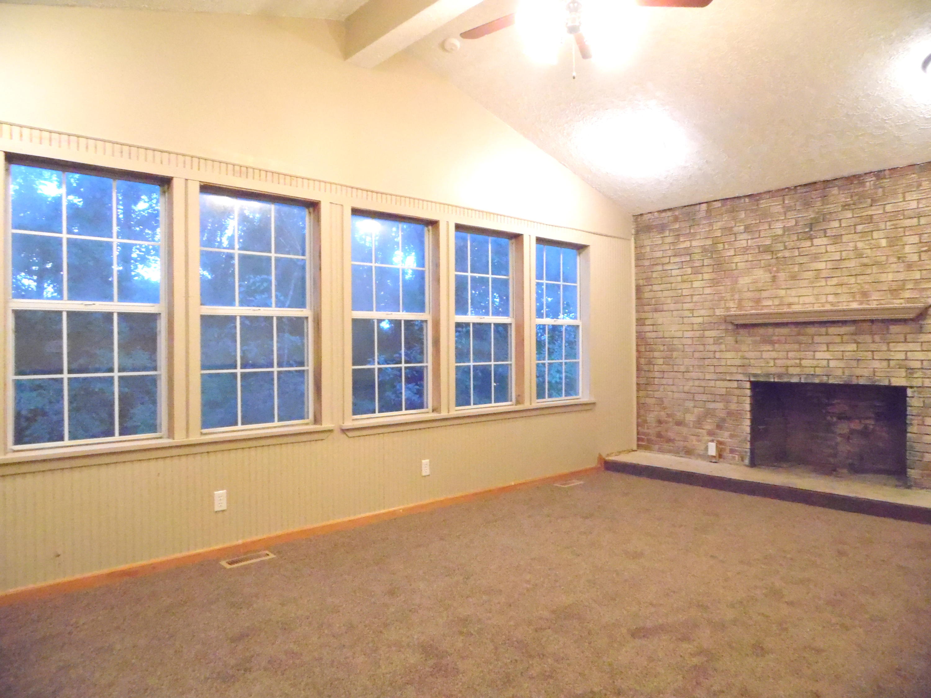 1800 Loop Road La Follette, TN 37766 - Photo 3 of 11 Master Bedroom