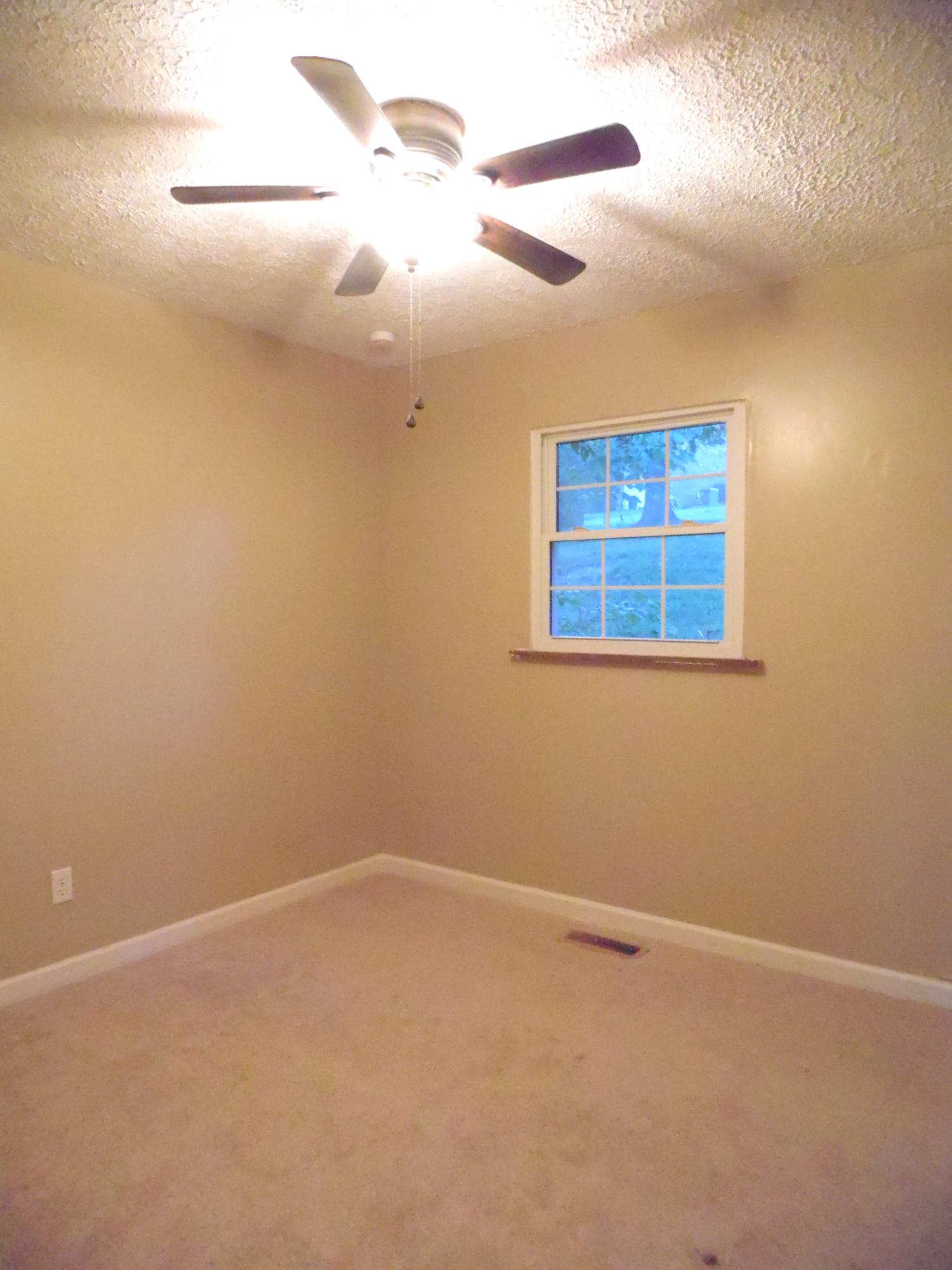 1800 Loop Road La Follette, TN 37766 - Photo 5 of 11 Bedroom