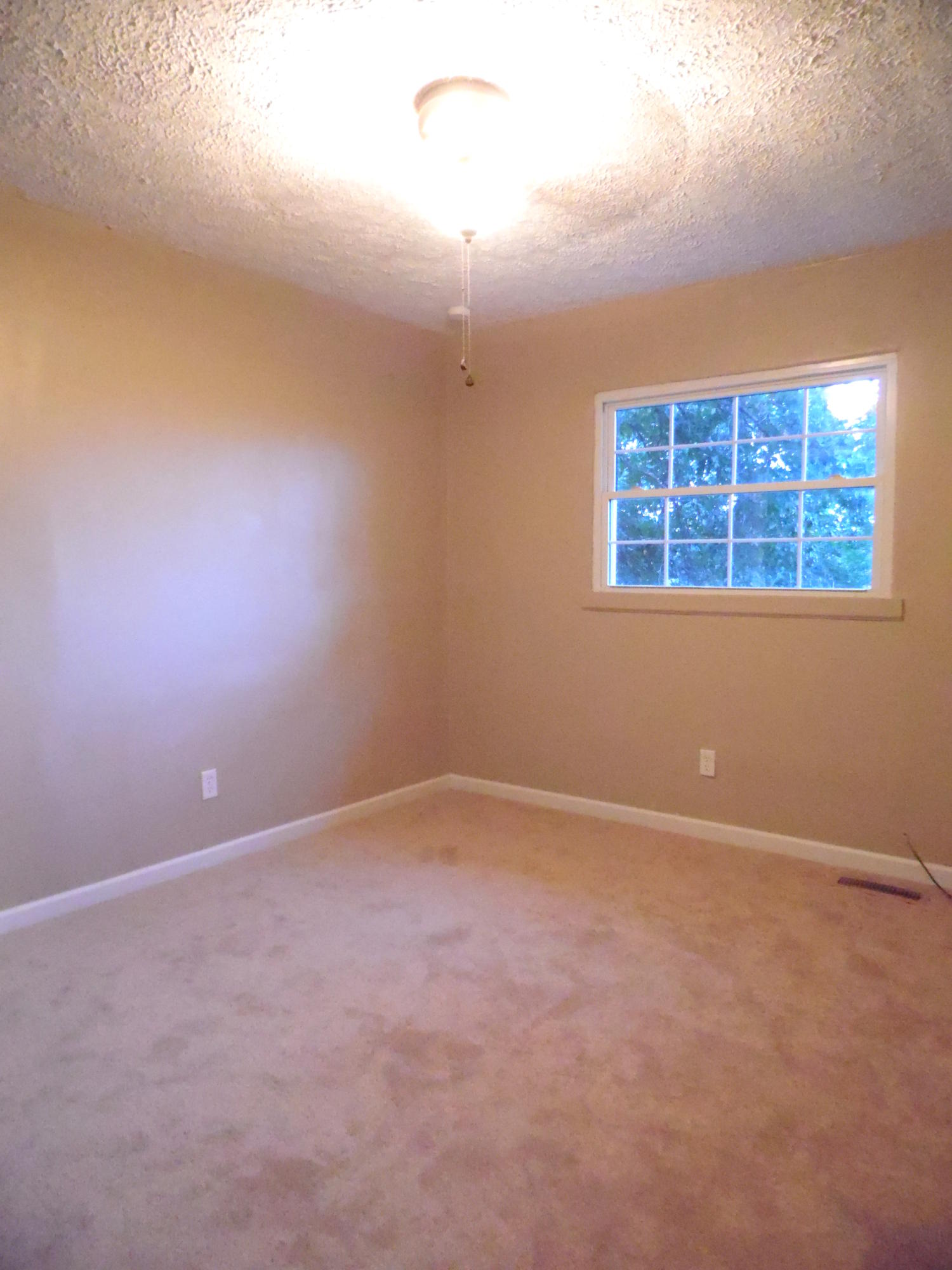 1800 Loop Road La Follette, TN 37766 - Photo 8 of 11 Bedroom