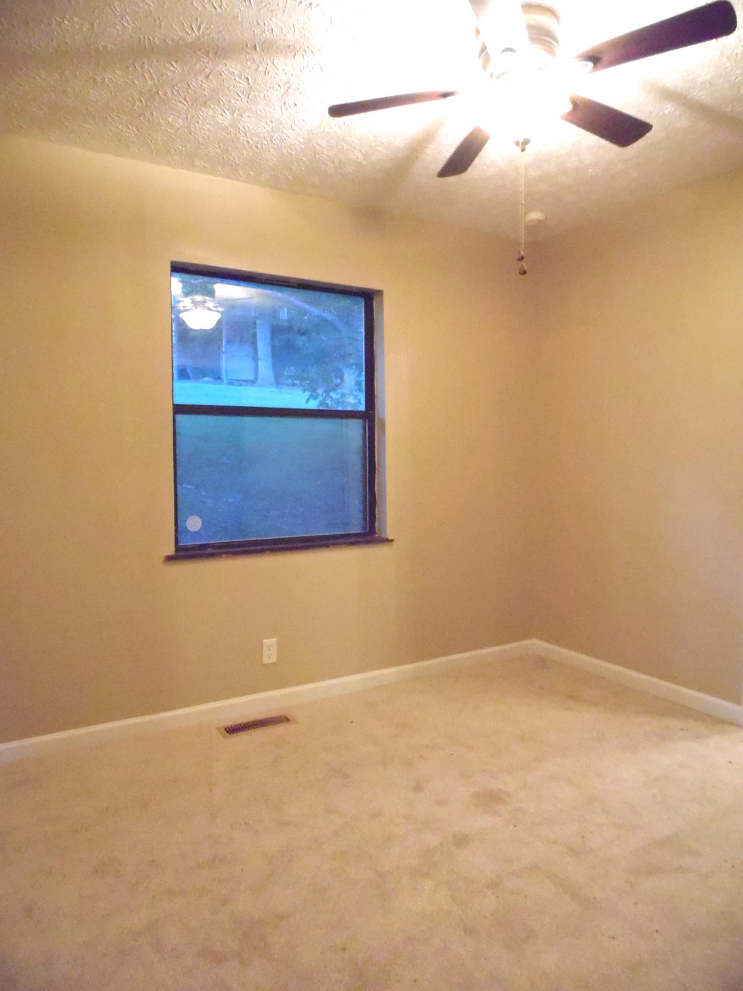 1800 Loop Road La Follette, TN 37766 - Photo 9 of 11 Bedroom
