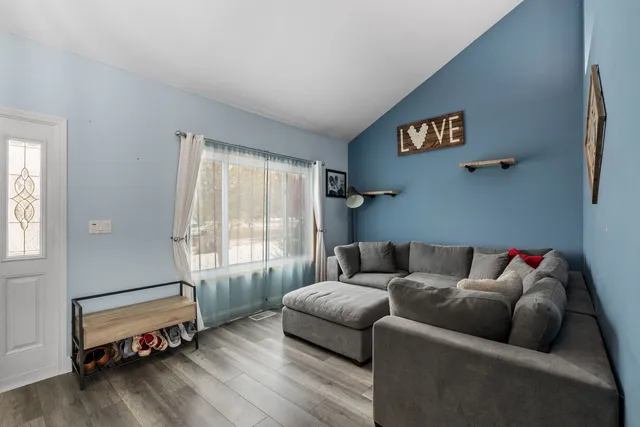 $375,000 | 510 Lockwood Drive, Lockport, IL 60441