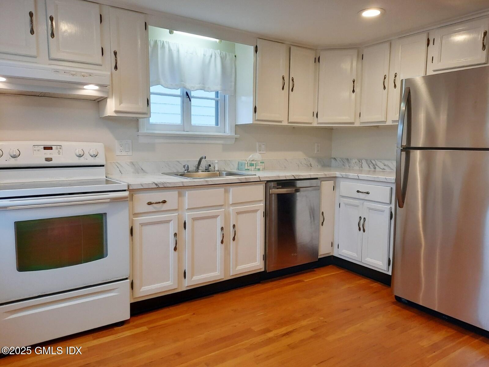 13 High Street Greenwich, CT 06830 - Photo 2 of 29 20220204_095422