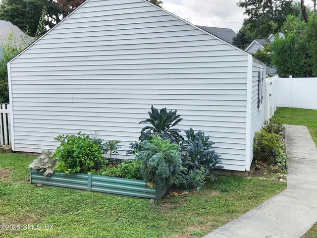 $4,800 | 13 High Street, Greenwich, CT 06830