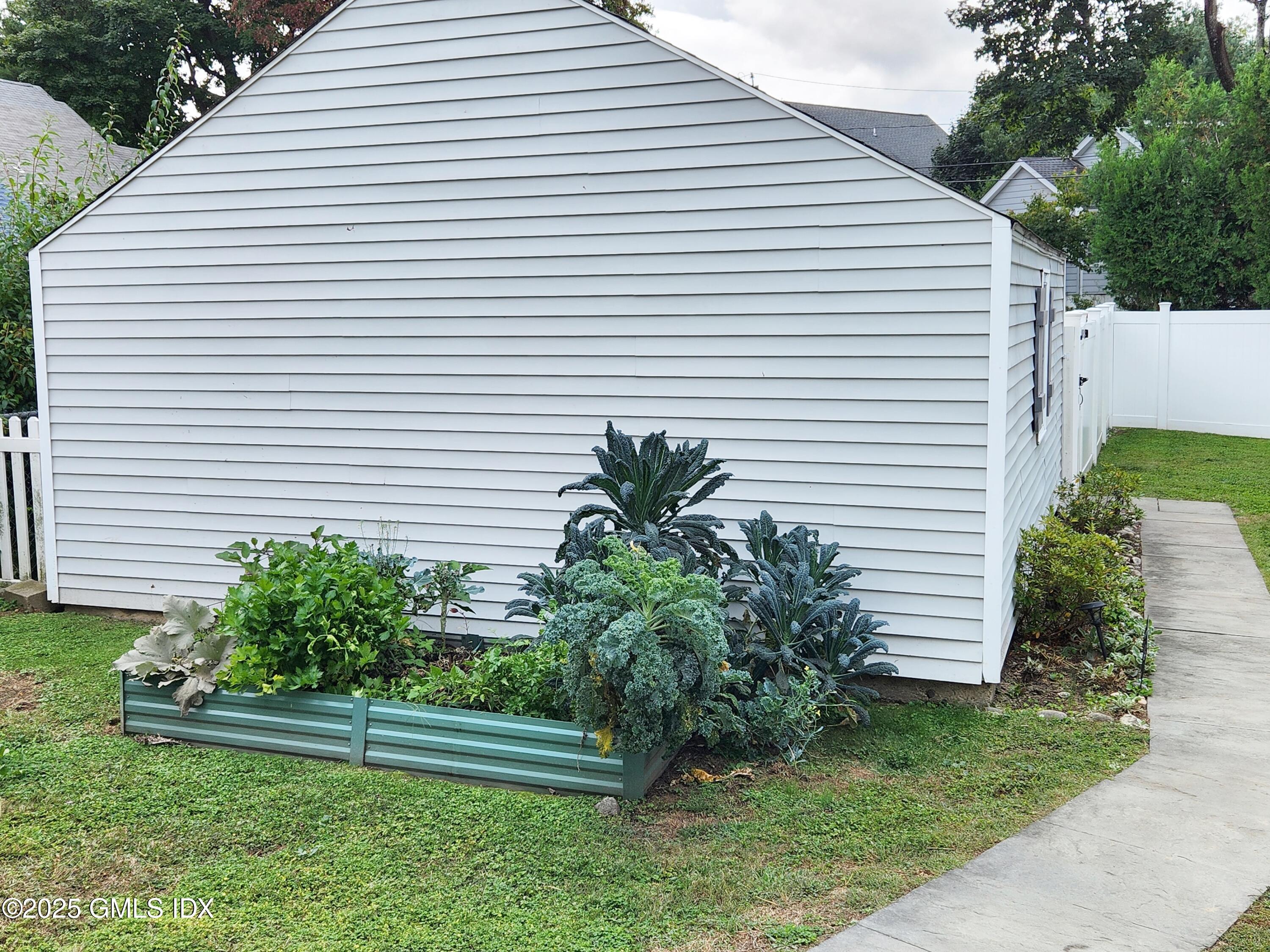 13 High Street Greenwich, CT 06830 - Photo 28 of 29 20241001_120504