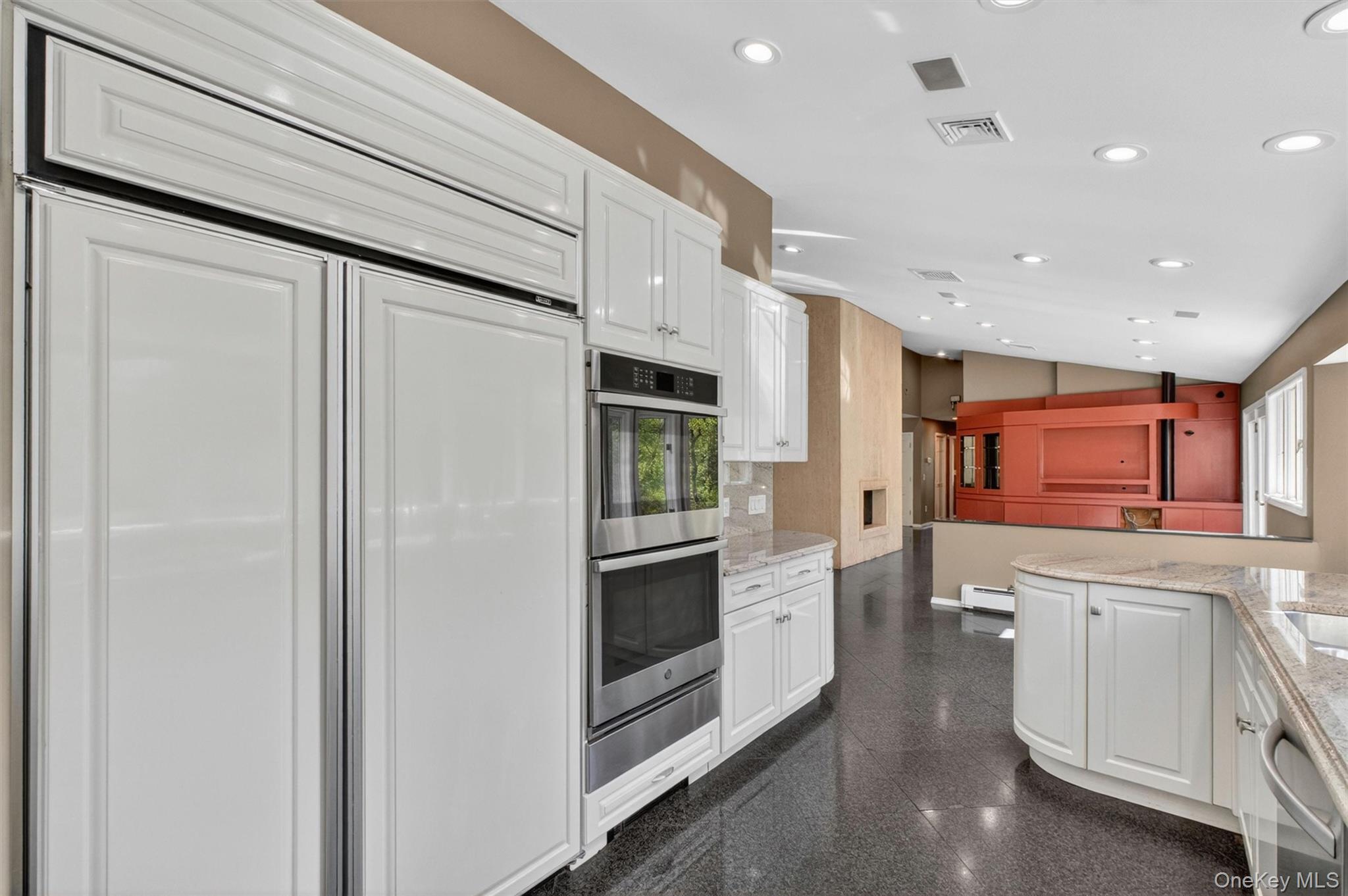 18 Millbank Road Poughkeepsie, NY 12603 - Photo 4 of 50