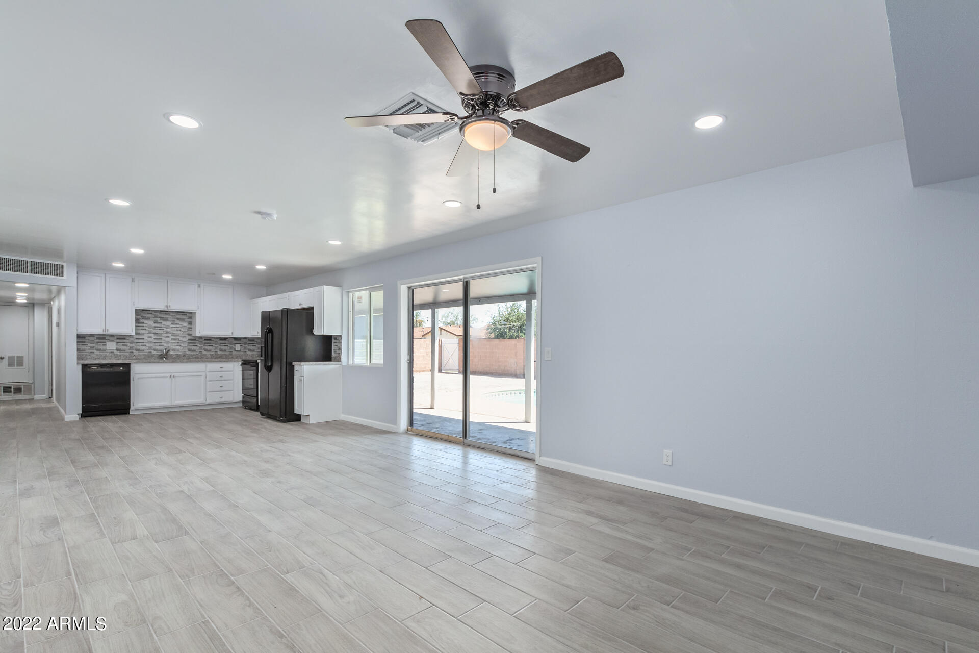 3237 West Wethersfield Road Phoenix, AZ 85029 - Photo 10 of 31 08 - Wethersfield