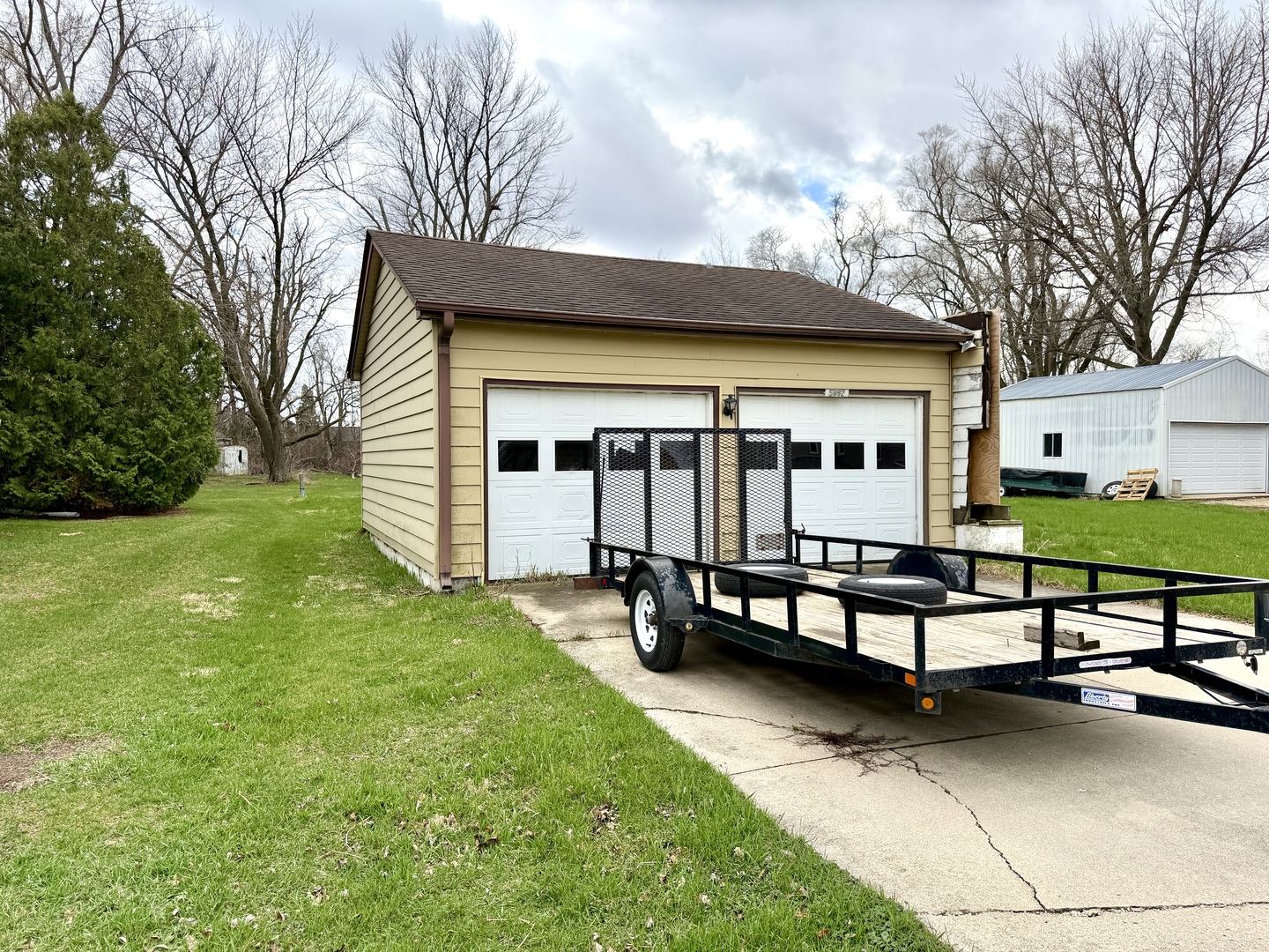 5982 West Clare Road Clare, IL 60111 - Photo 2 of 7