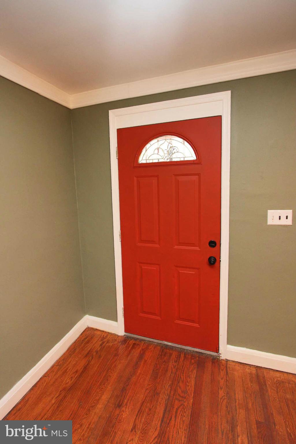 2112 Vailthorn Road Baltimore, MD 21220 - Photo 4 of 30 Foyer
