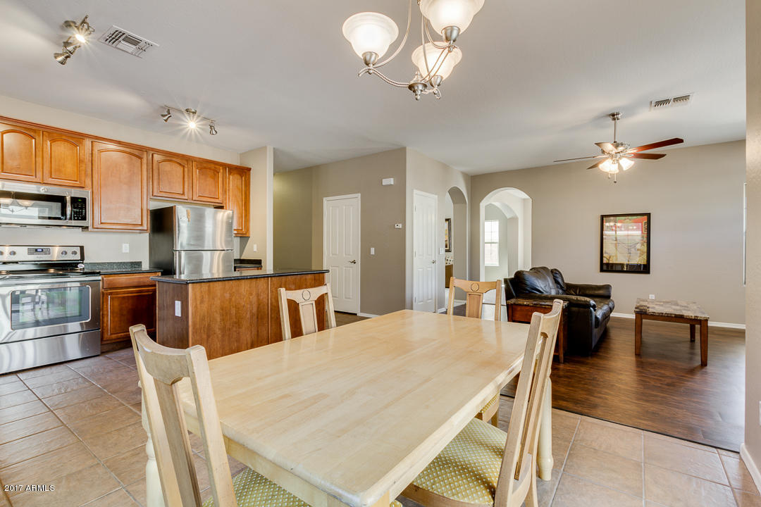 45386 West Rhea Road Maricopa, AZ 85139 - Photo 21 of 59 Eat-In Kitchen