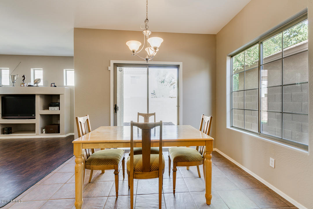 45386 West Rhea Road Maricopa, AZ 85139 - Photo 22 of 59 Eat-In Kitchen