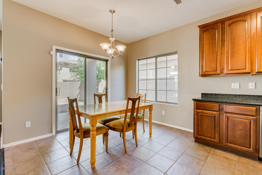 45386 West Rhea Road Maricopa, AZ 85139 - Photo 23 of 59 Eat-In Kitchen