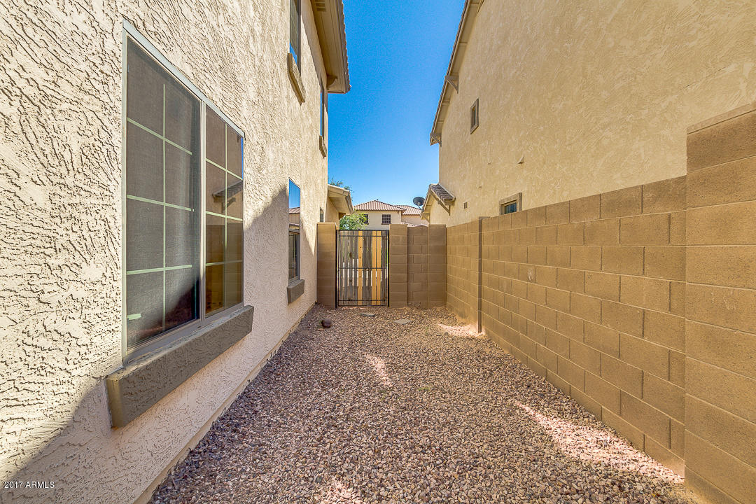 45386 West Rhea Road Maricopa, AZ 85139 - Photo 55 of 59 Side Yard View