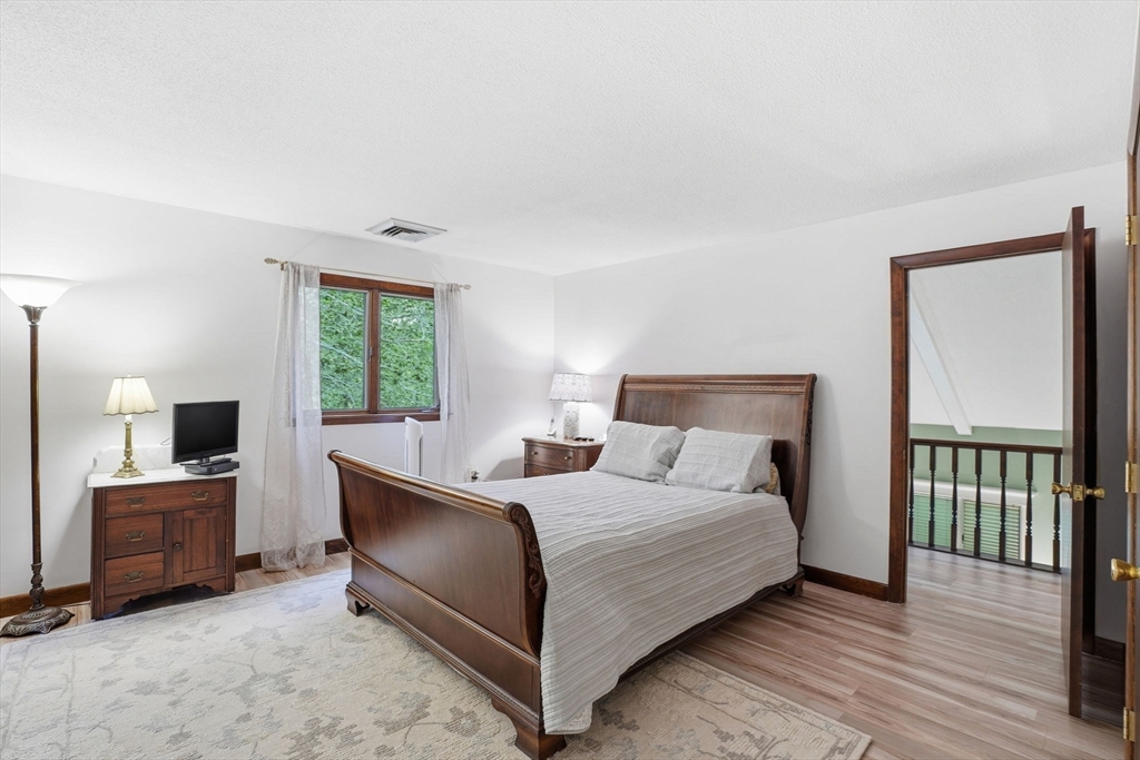 27 Bennett Road Rochester, MA 02770 - Photo 25 of 41