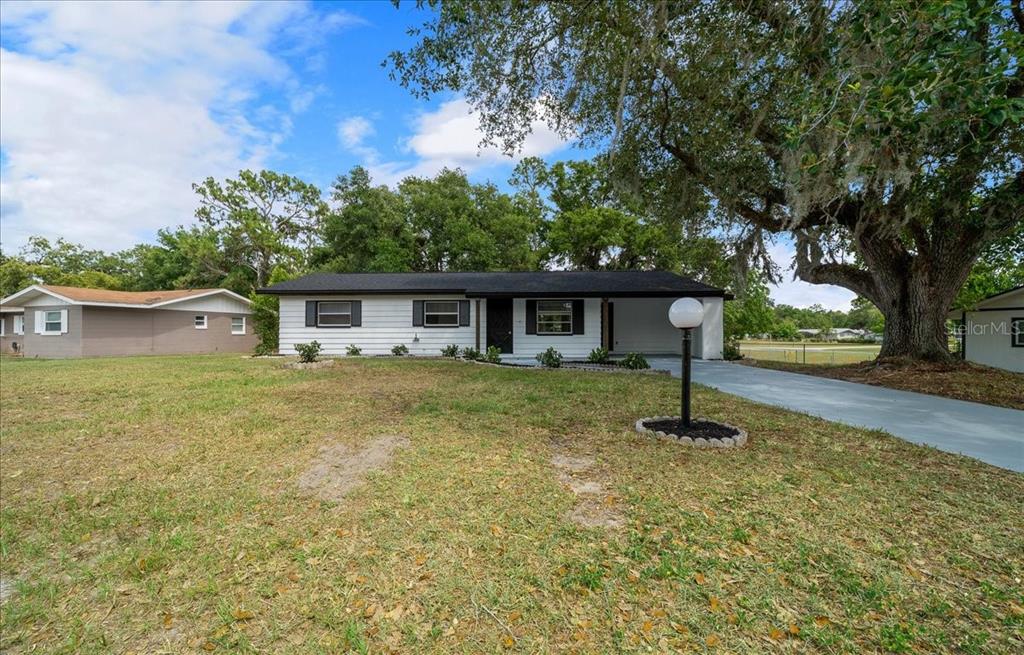 475 Lake Road Ocala, FL 34472 - Photo 3 of 41