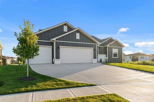 $590,000 | 1544 North 162nd Circle, Basehor, KS 66007