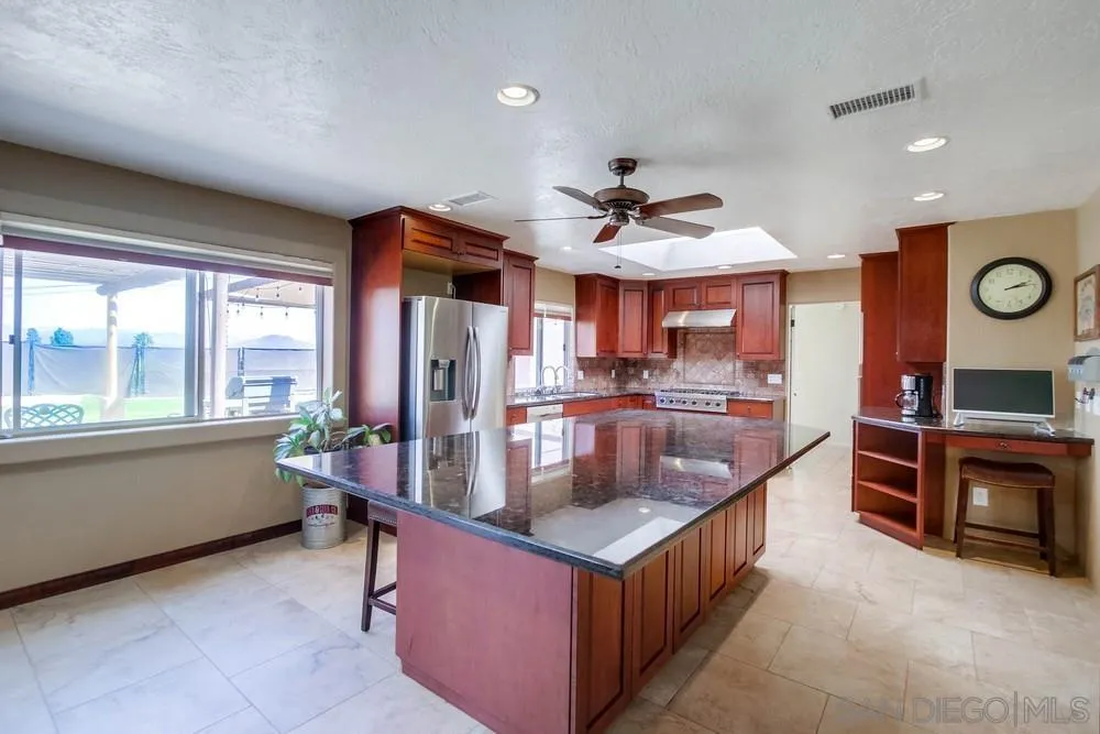 2611 Silver Oaks Way Spring Valley, CA 91977 - Photo 15 of 49 Gallery Image 15