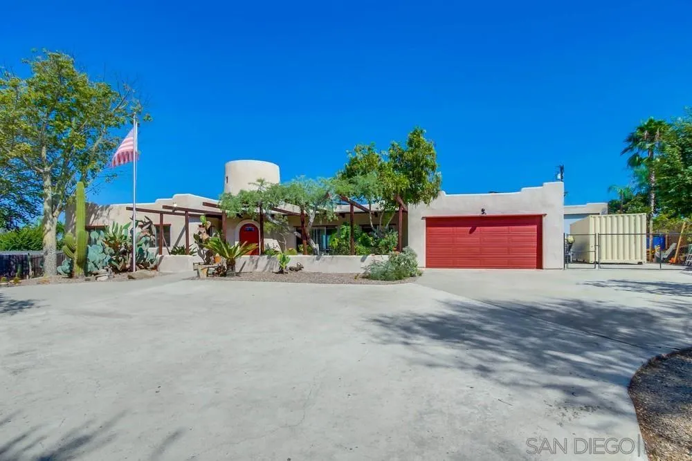 2611 Silver Oaks Way Spring Valley, CA 91977 - Photo 2 of 49 Gallery Image 2