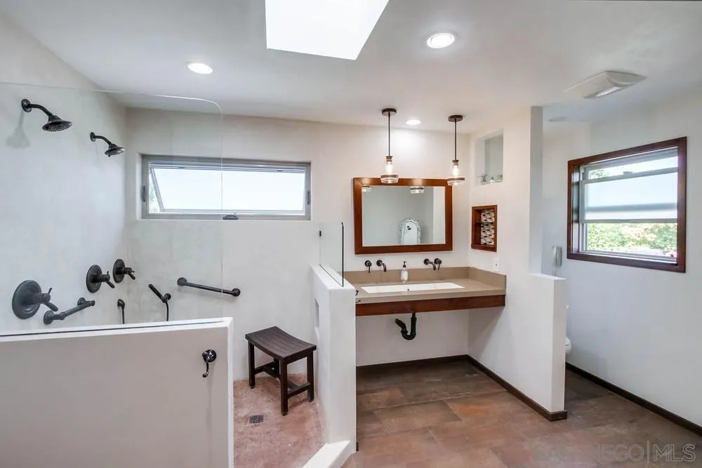 2611 Silver Oaks Way Spring Valley, CA 91977 - Photo 33 of 49 Gallery Image 33