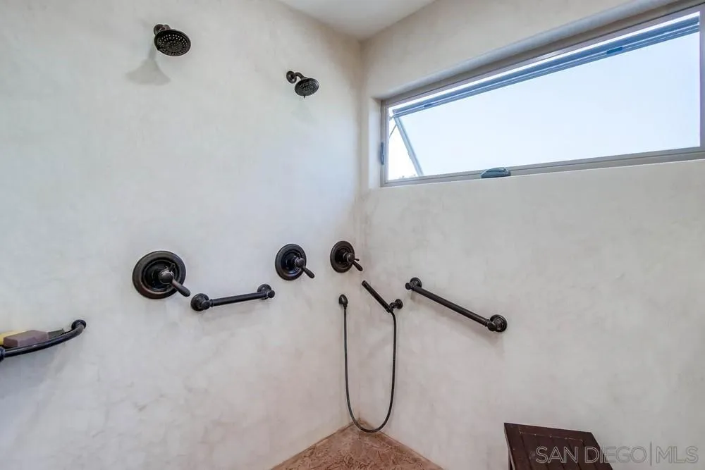 2611 Silver Oaks Way Spring Valley, CA 91977 - Photo 34 of 49 Gallery Image 34