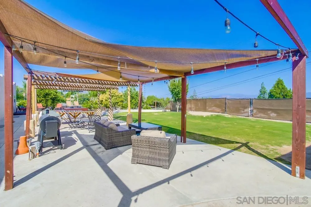 2611 Silver Oaks Way Spring Valley, CA 91977 - Photo 38 of 49 Gallery Image 38