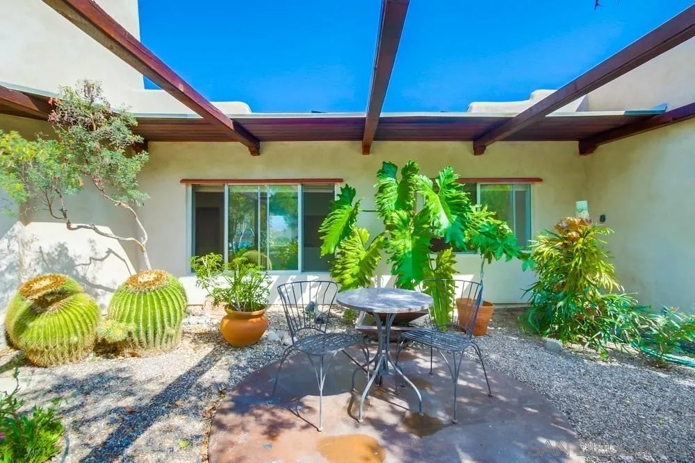 2611 Silver Oaks Way Spring Valley, CA 91977 - Photo 4 of 49 Gallery Image 4