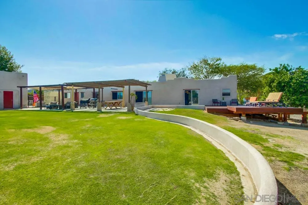 2611 Silver Oaks Way Spring Valley, CA 91977 - Photo 42 of 49 Gallery Image 42