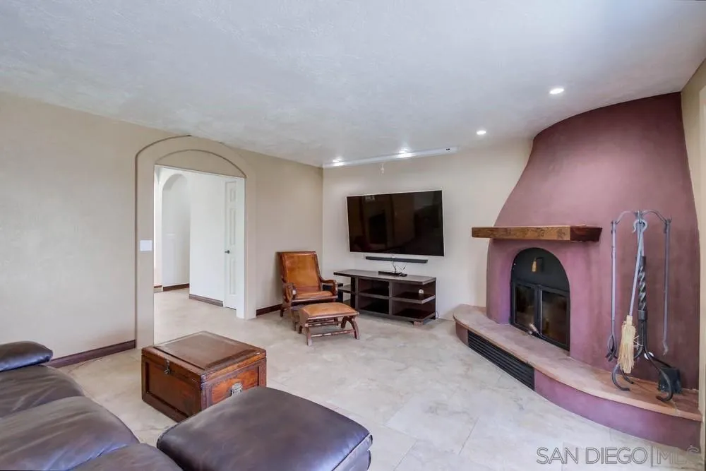 2611 Silver Oaks Way Spring Valley, CA 91977 - Photo 9 of 49 Gallery Image 9