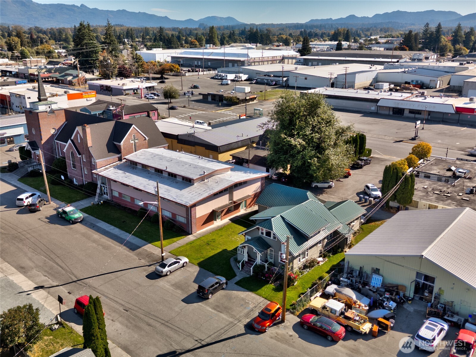 118 East Victoria Avenue Burlington, WA 98233 - Photo 7 of 11 a picture of a city view