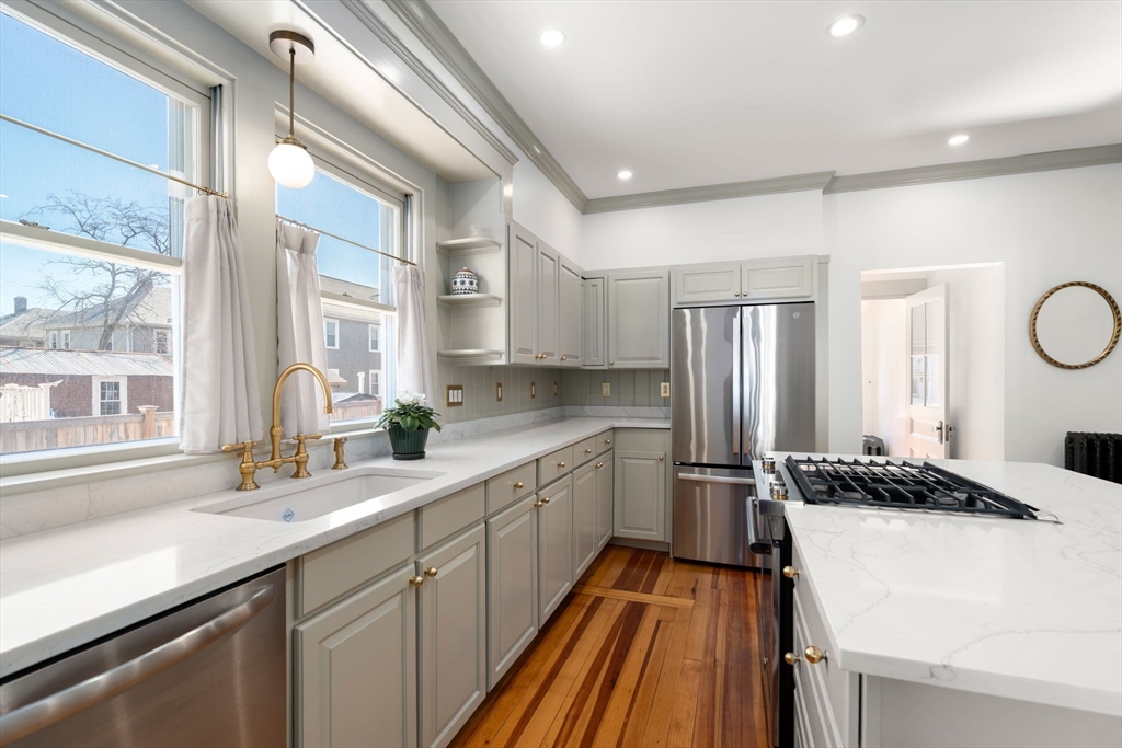 271 Atlantic Street Quincy, MA 02171 - Photo 6 of 24