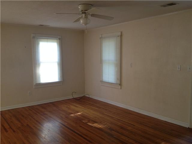 916 Ragsdale Road Manchester, TN 37355 - Photo 12 of 17 Another view of L-shaped living room