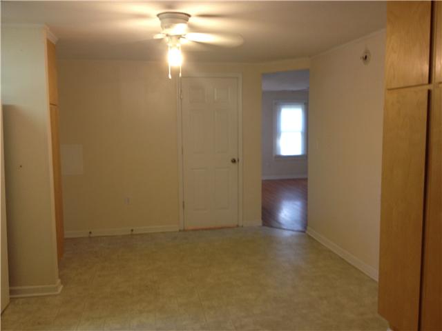 916 Ragsdale Road Manchester, TN 37355 - Photo 10 of 17 Another view of kitchen from laundry room into living room