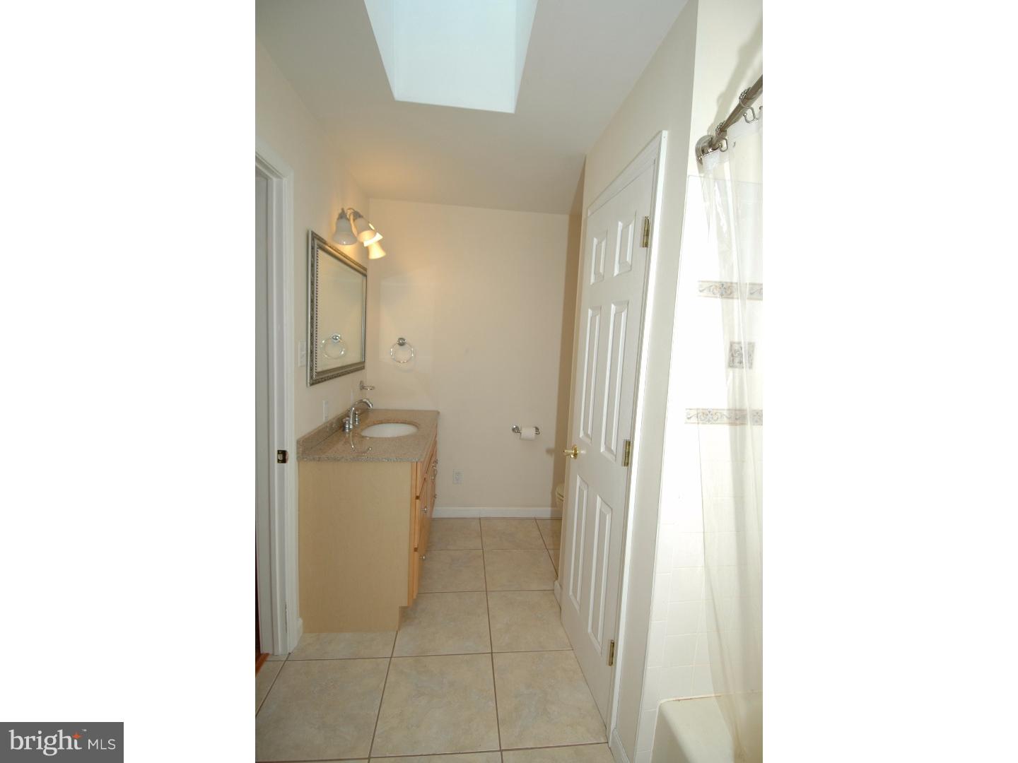 905 North Island Road Columbus, NJ 08022 - Photo 13 of 24 Bathroom