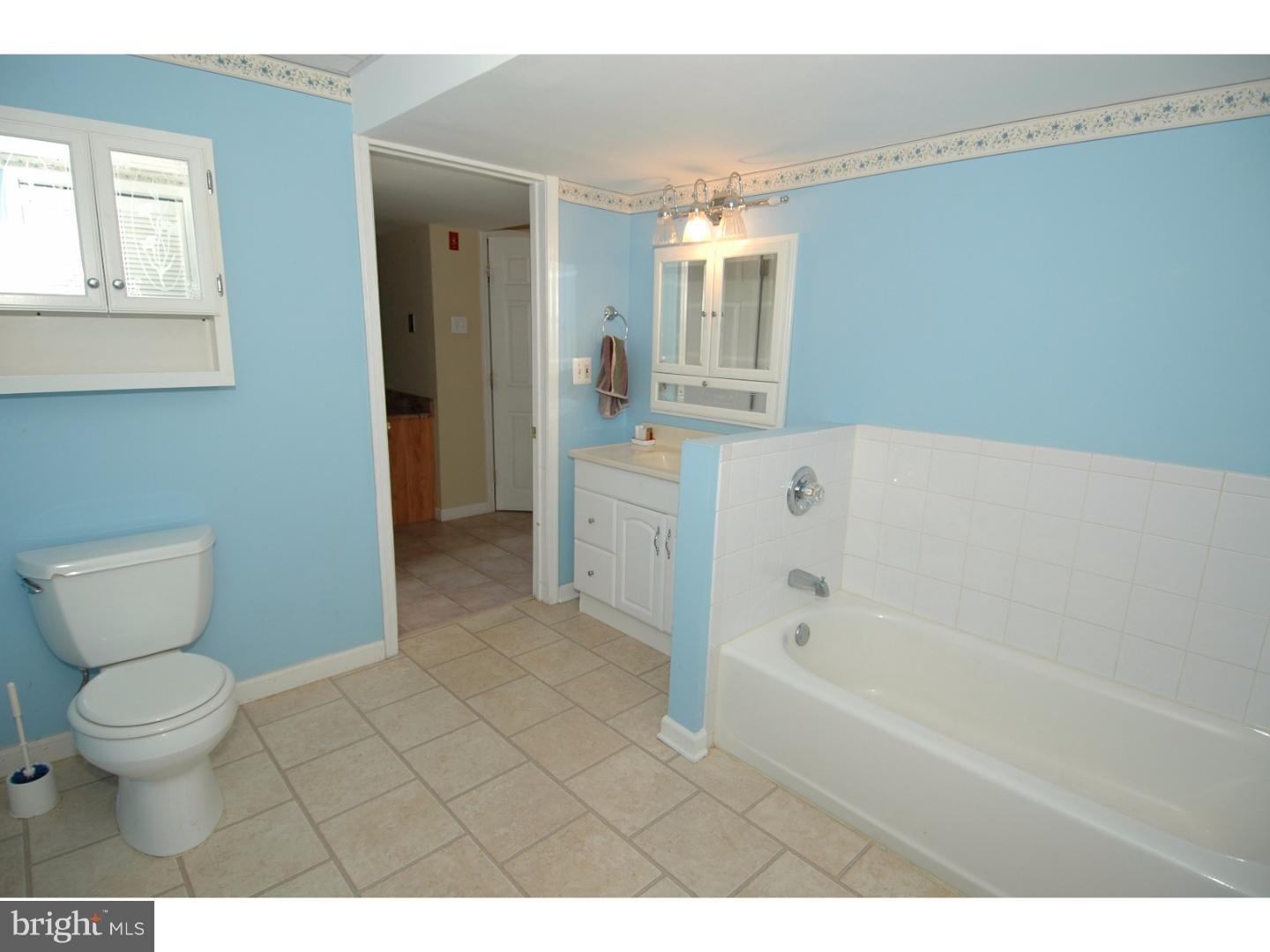 905 North Island Road Columbus, NJ 08022 - Photo 18 of 24 Bathroom
