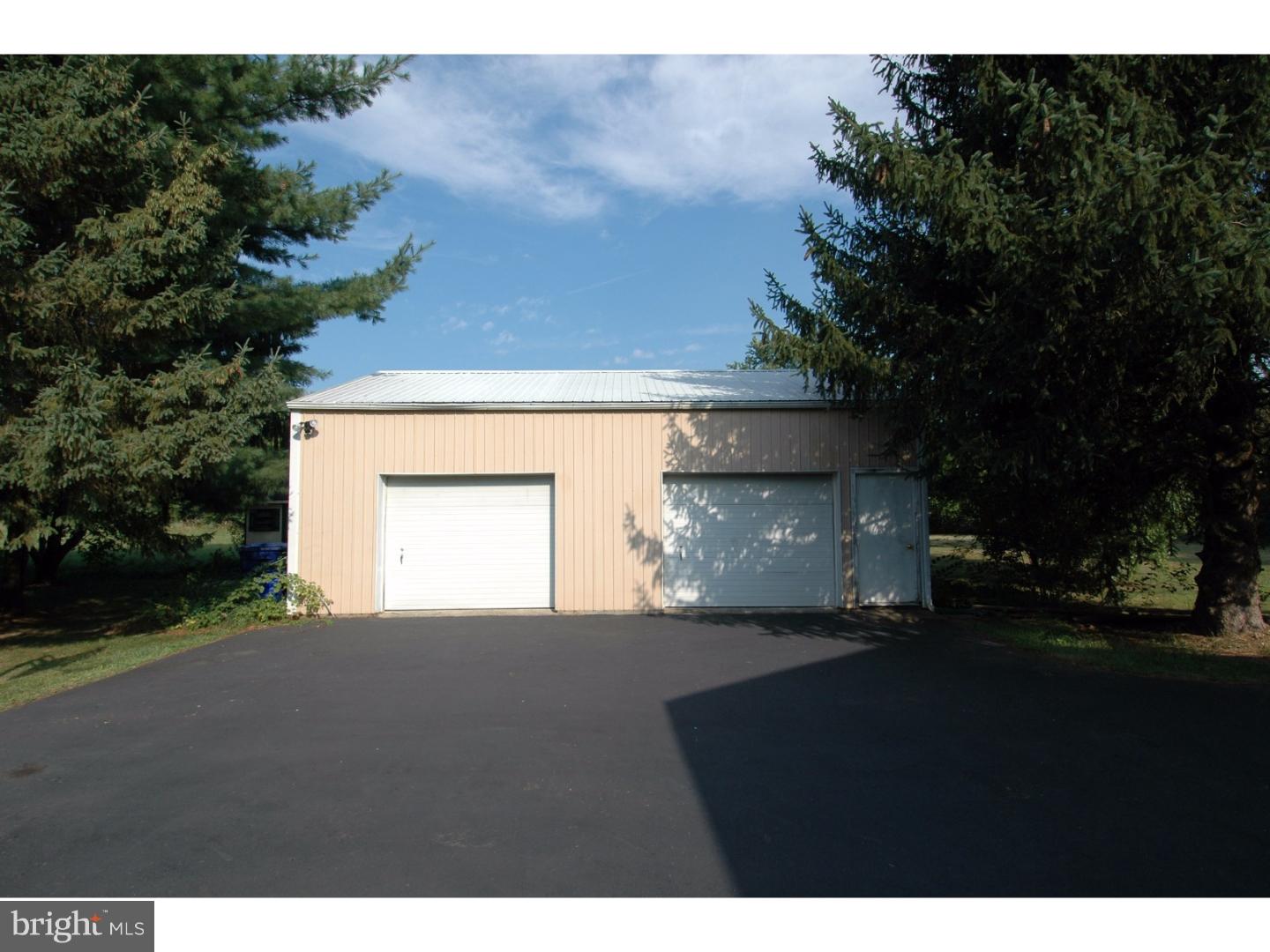 905 North Island Road Columbus, NJ 08022 - Photo 20 of 24 Garage