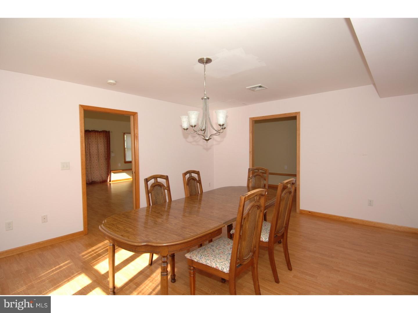 905 North Island Road Columbus, NJ 08022 - Photo 4 of 24 Dining Room