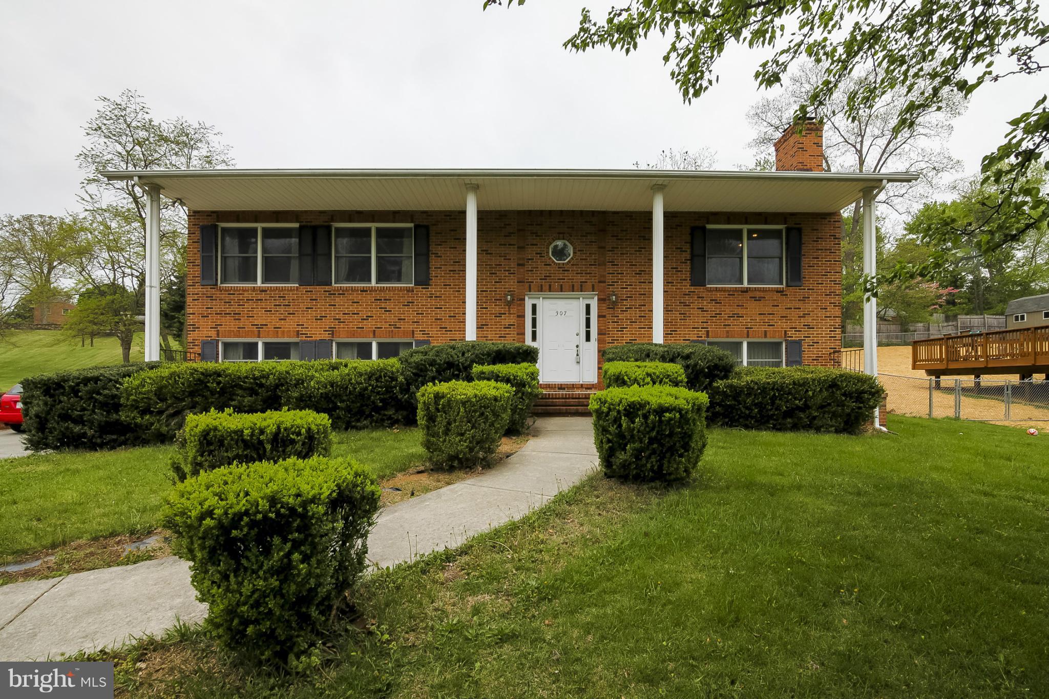 307 Henrico Road Front Royal, VA 22630 - Photo 1 of 30 Exterior (Front)