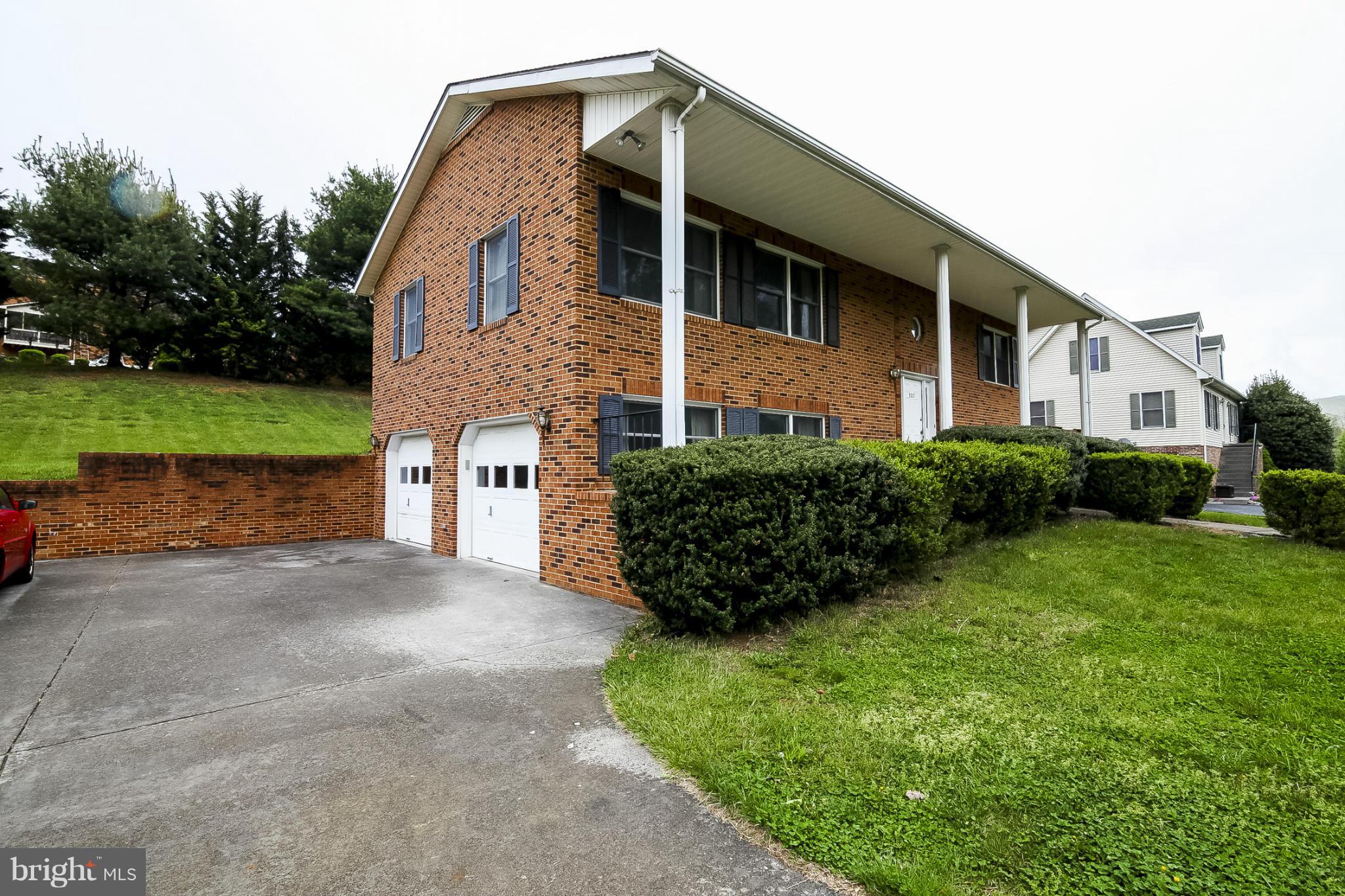 307 Henrico Road Front Royal, VA 22630 - Photo 4 of 30 Exterior (General)