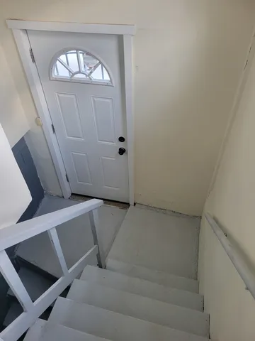 $94,900 | 215 West 105th Place, Chicago, IL 60628