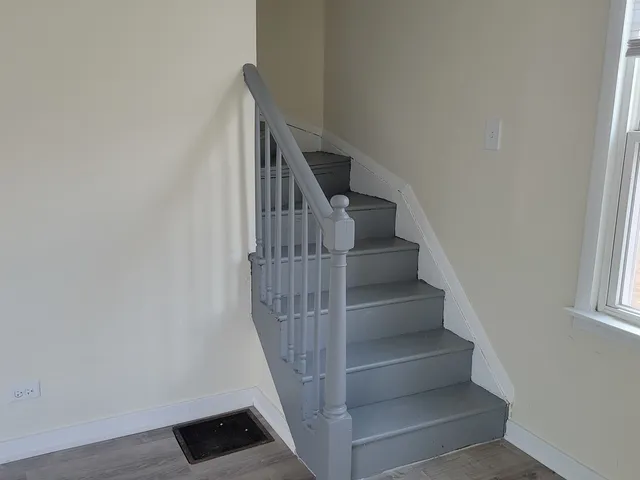 $94,900 | 215 West 105th Place, Chicago, IL 60628