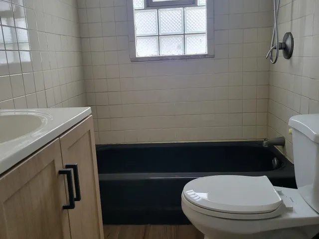 $94,900 | 215 West 105th Place, Chicago, IL 60628