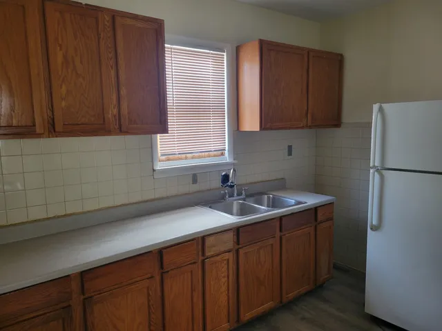 $94,900 | 215 West 105th Place, Chicago, IL 60628