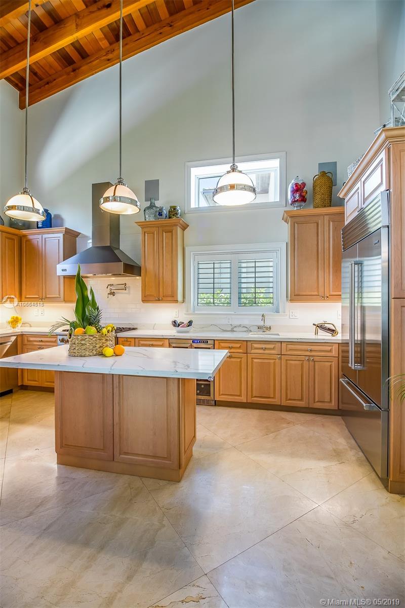 315 Woodcrest Road Key Biscayne, FL 33149 - Photo 9 of 23