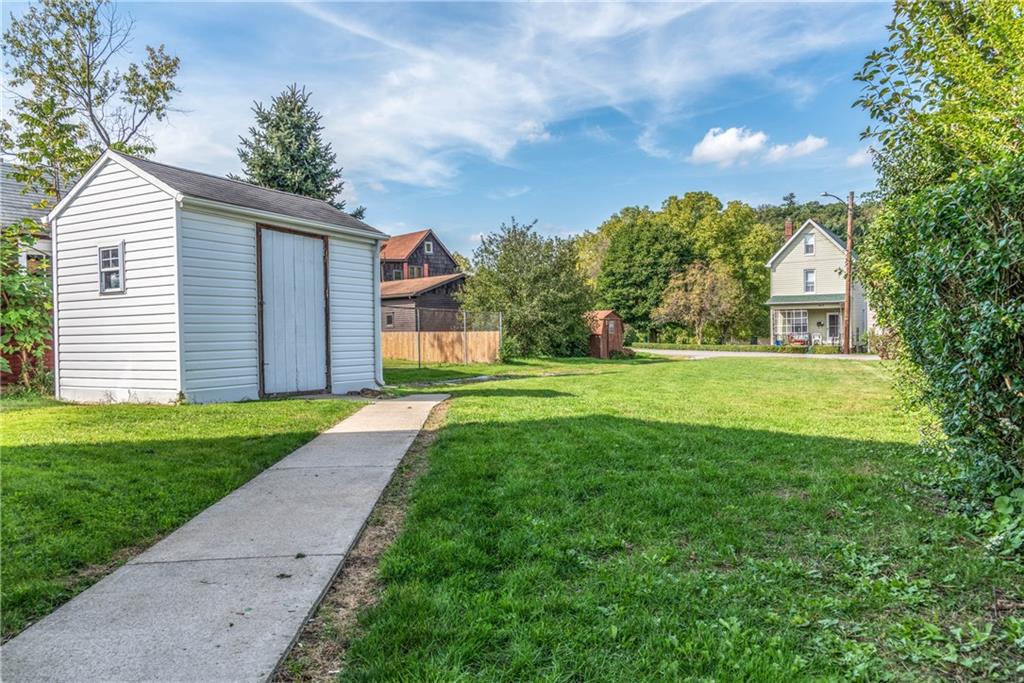 111 Cleveland Street Butler, PA 16001 - Photo 2 of 16 Gallery Image 2