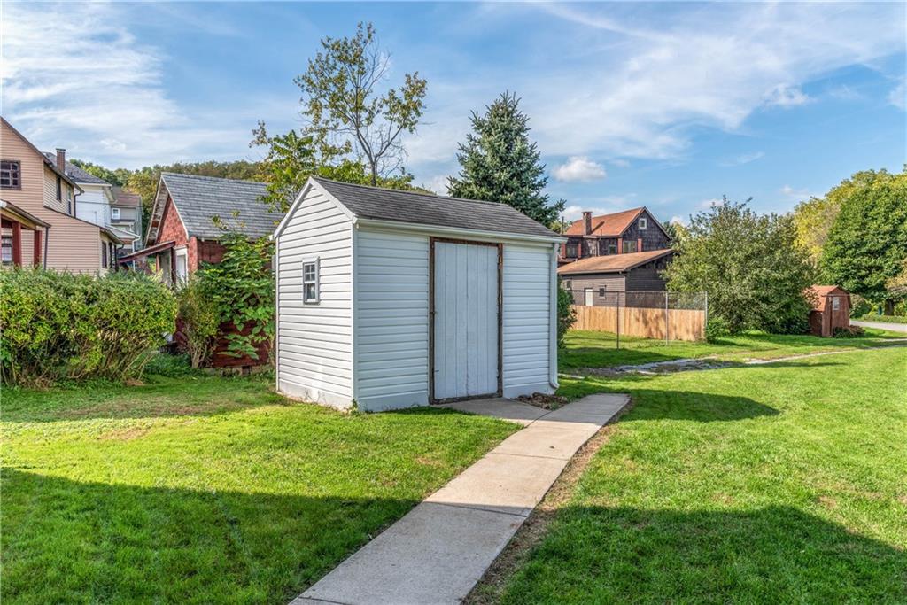 111 Cleveland Street Butler, PA 16001 - Photo 3 of 16 Gallery Image 3