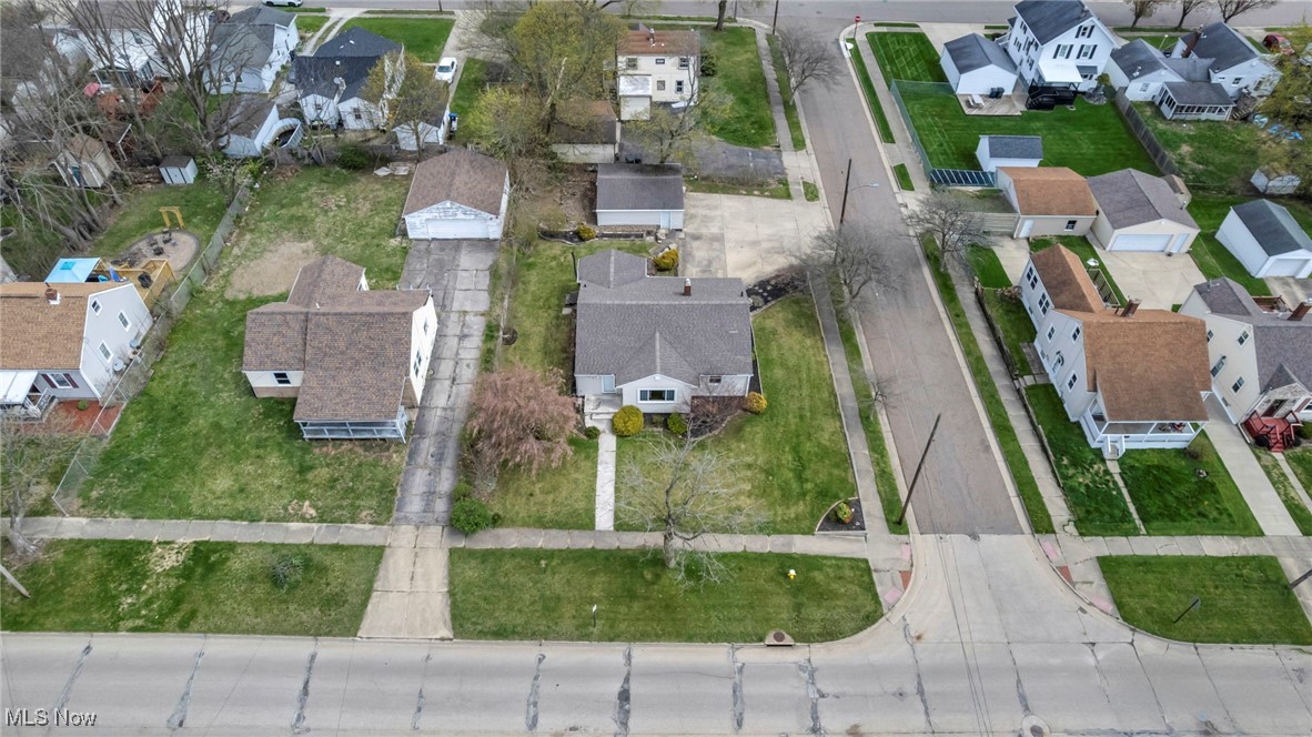 367 High Grove Boulevard Akron, OH 44312 - Photo 45 of 46 Birds eye view of property featuring a residential view