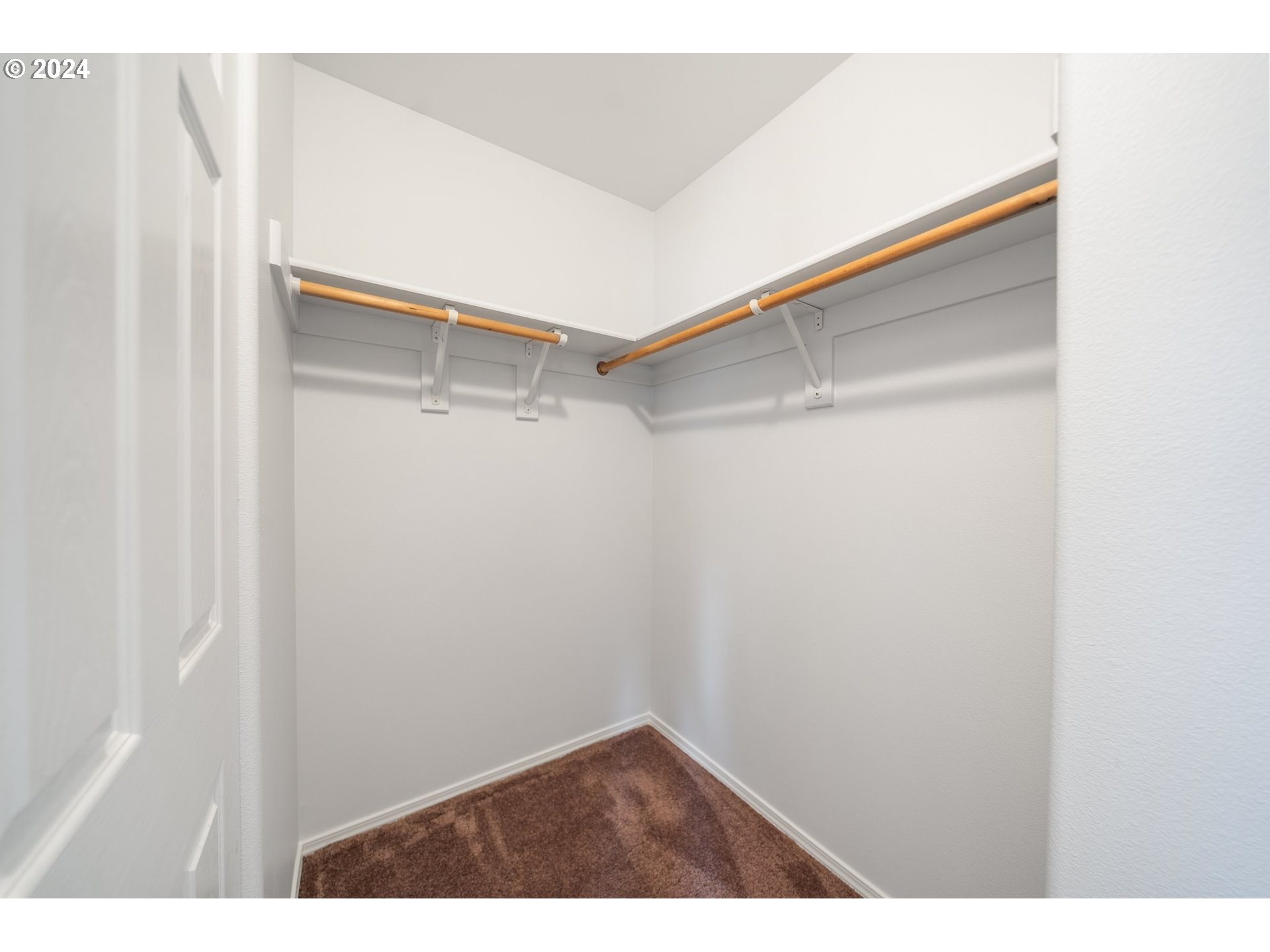 39833 Evans Street Sandy, OR 97055 - Photo 28 of 37 a view of an empty walk in closet